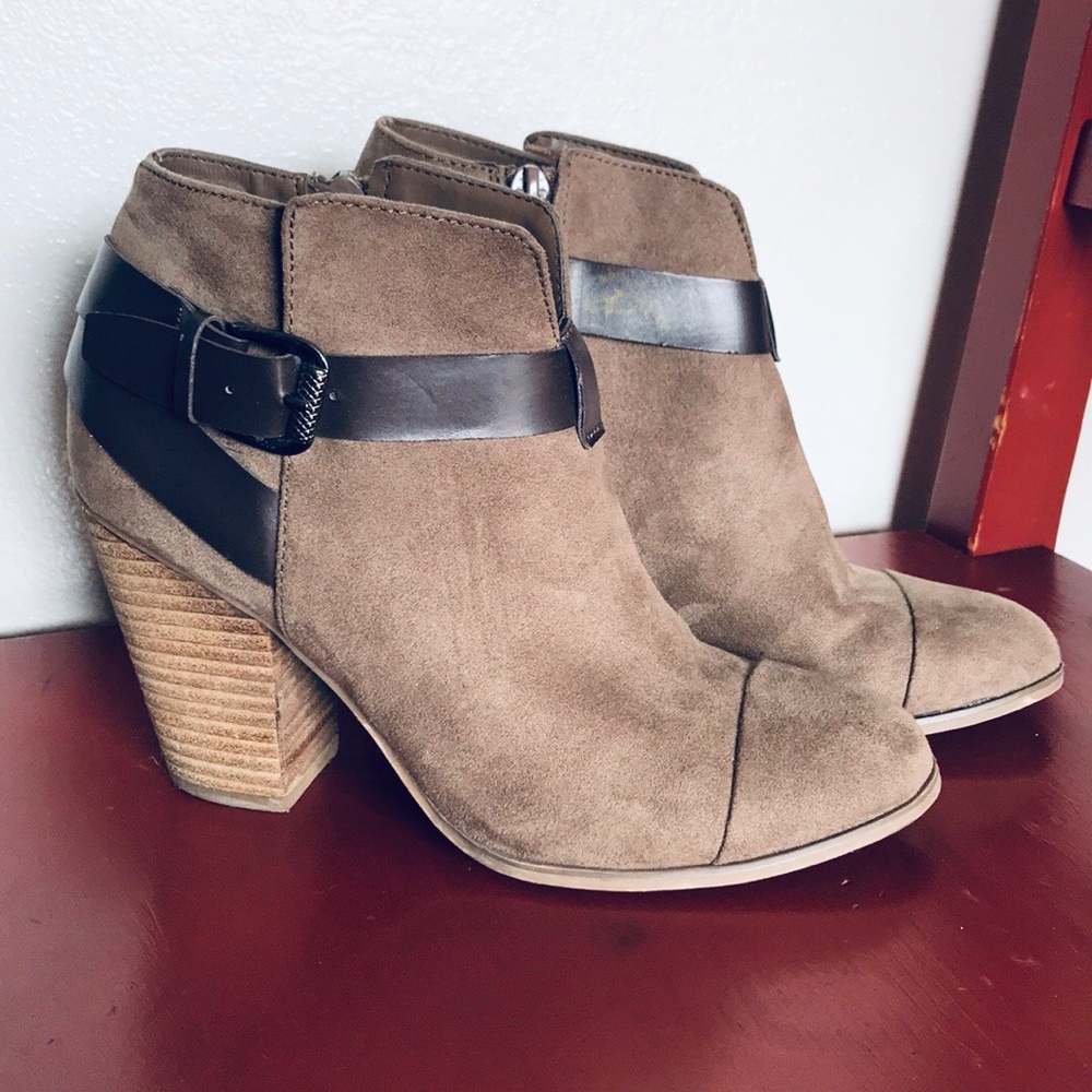 Carlos by Carlos Santana brown and tan ankle boots - Picture 8 of 8